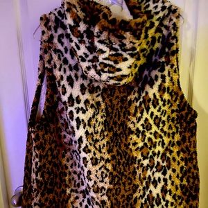 Leopard Vest with hoodie and pockets